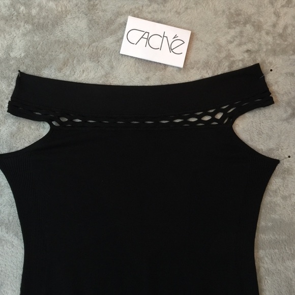 Exquisite Cache Cut Out Off Shoulder Top - Picture 4 of 6